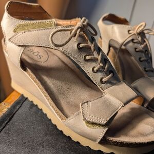 Taos Tie Wish wedge sandals in the stone color full-grain leather upper Size 7